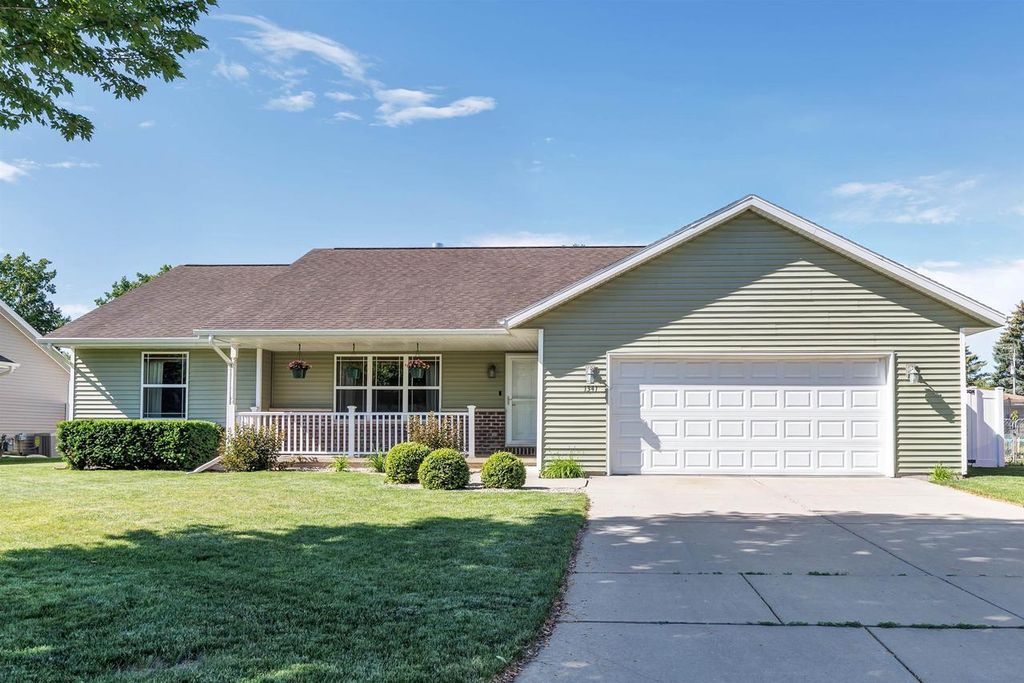 Photo of 1341 Hannah STREET, Green Bay, WI 54303 (MLS # 50327989)
