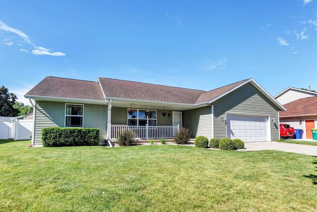Photo of 1341 Hannah STREET, Green Bay, WI 54303 (MLS # 50327989)