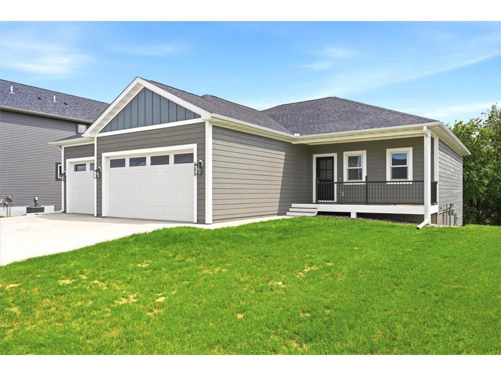 Photo of 482 Westwood DR, River Falls, WI 54022 (MLS # 7095044)