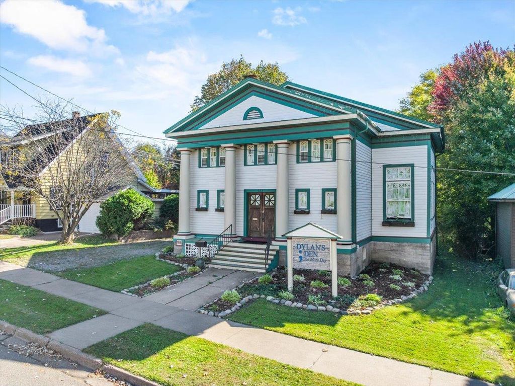 Photo of 132 E 4th STREET, Neillsville, WI 54456 (MLS # 22505085)