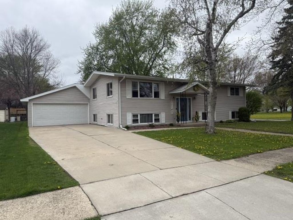 Photo of 506 Hart DRIVE, Clinton, WI 53525 (MLS # 2021607)