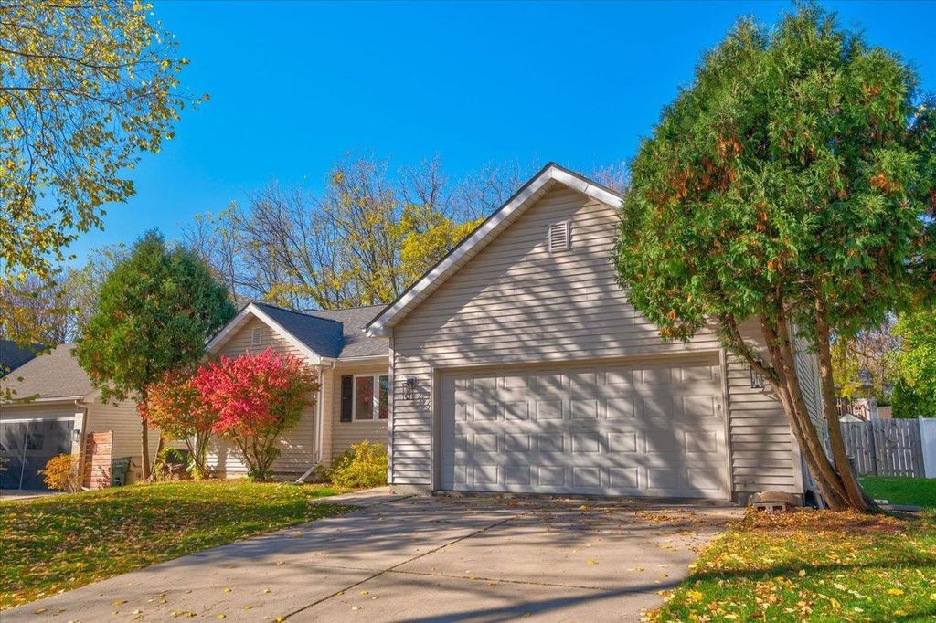 Photo of 2738 Fell ROAD, Madison, WI 53713 (MLS # 2011882)