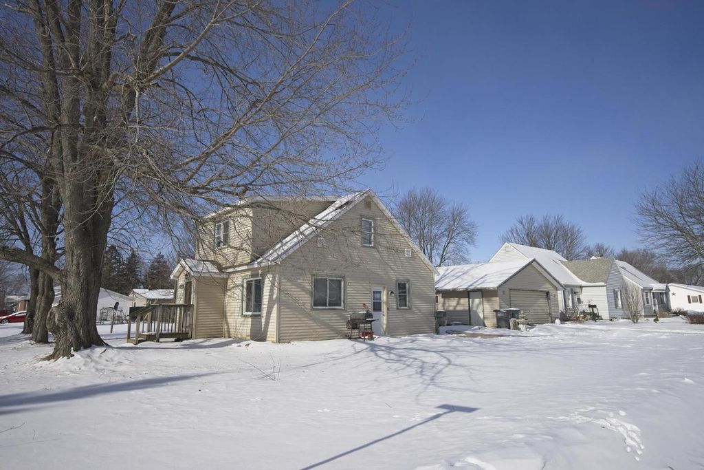 Photo of 1841 Oak STREET, Wisconsin Rapids, WI 54494 (MLS # 22600324)