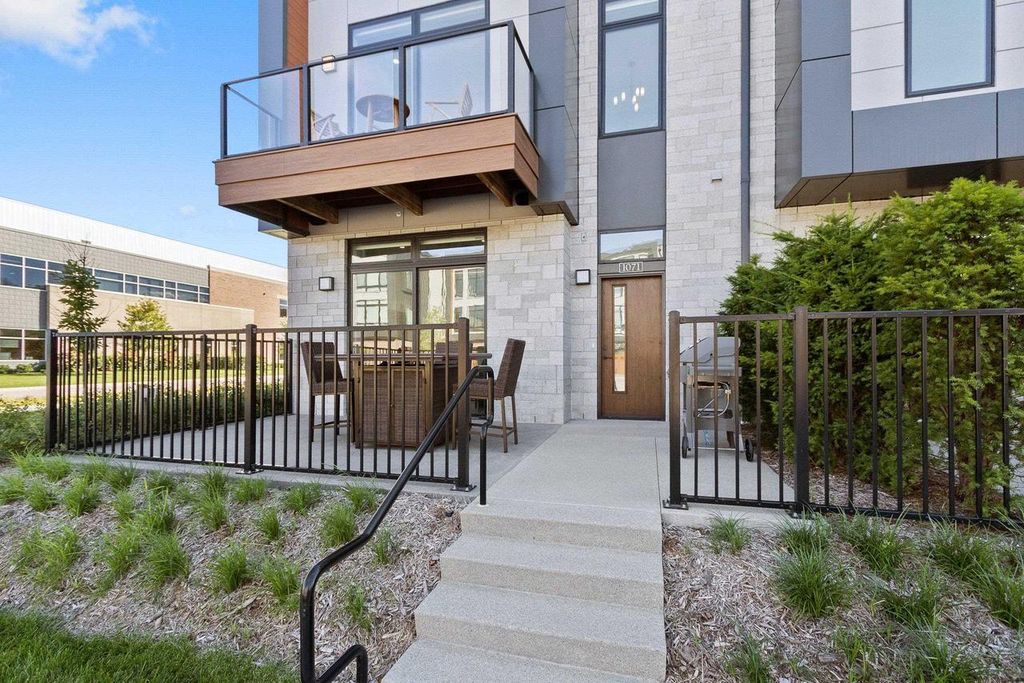 Photo of 1071 Brookwood DRIVE, Green Bay, WI 54304 (MLS # 50322294)