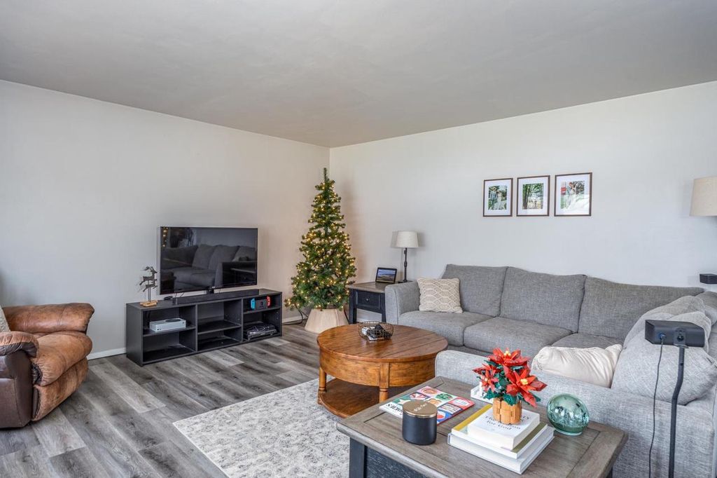 Photo of 2915 S Gladys AVENUE, Appleton, WI 54915 (MLS # 50318681)