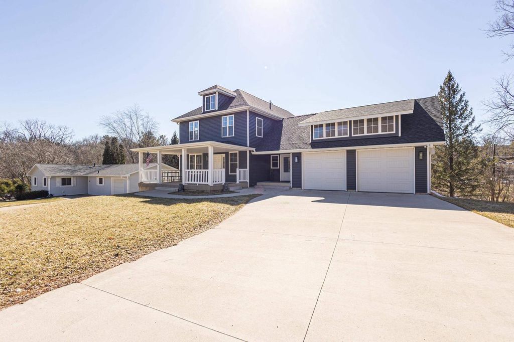 Photo of 1175 Sunset DRIVE, Platteville, WI 53818 (MLS # 2018164)