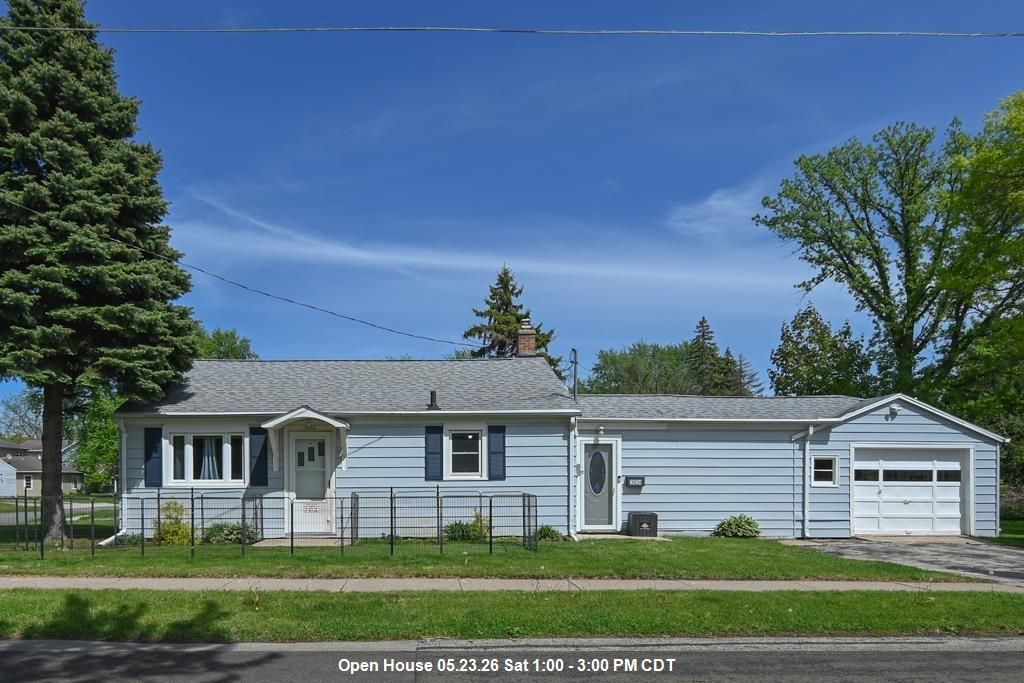 Photo of 2034 Minerva STREET, Oshkosh, WI 54901 (MLS # 50325789)
