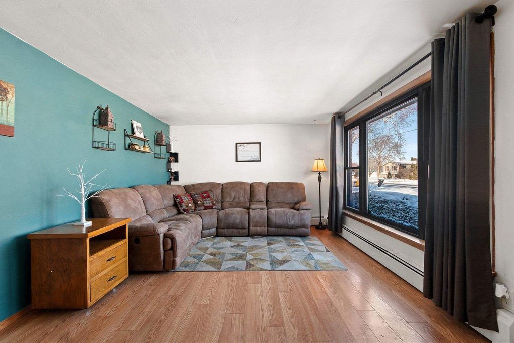 Photo of 1865 Bond STREET, Green Bay, WI 54303 (MLS # 50320217)