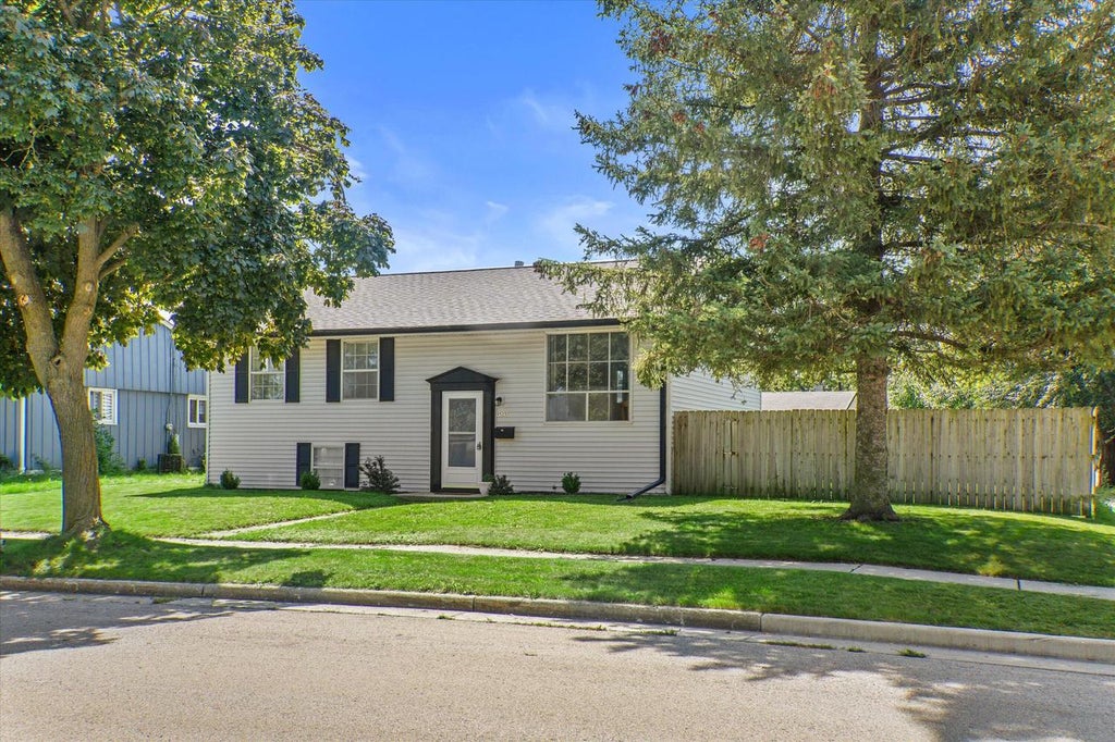 Photo of 9525 Hulda DRIVE, Sturtevant, WI 53177 (MLS # 1979457)