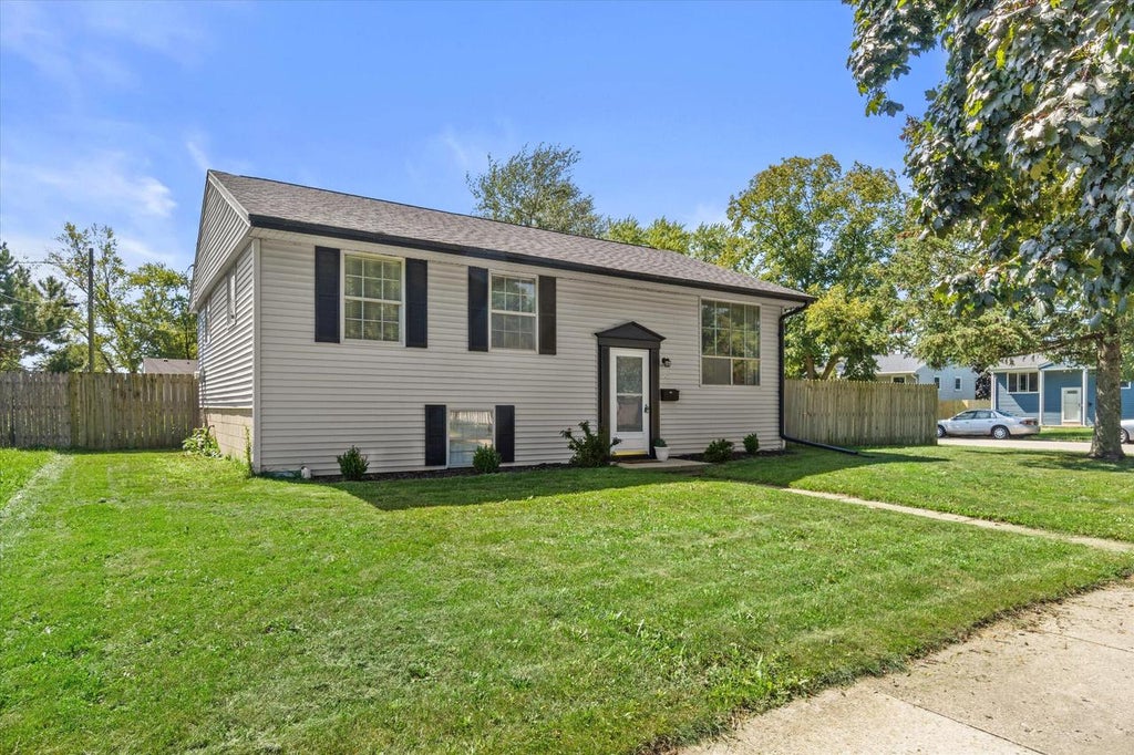 Photo of 9525 Hulda DRIVE, Sturtevant, WI 53177 (MLS # 1979457)