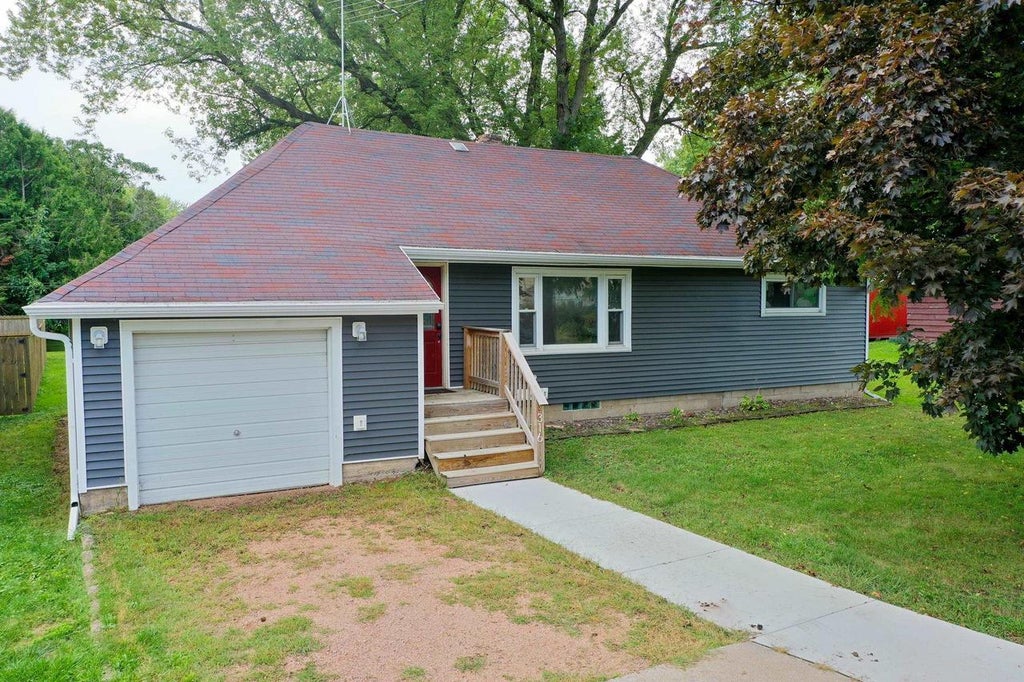 Photo of 316 Lincoln STREET, Stanley, WI 54768 (MLS # 22604496)