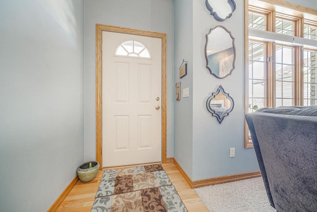 Photo of 1821 E Sylvan AVENUE, Appleton, WI 54915 (MLS # 50321116)