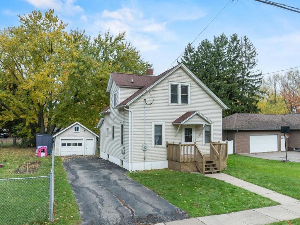 Photo of 204 N Hinman AVENUE, Marshfield, WI 54449 (MLS # 22505142)