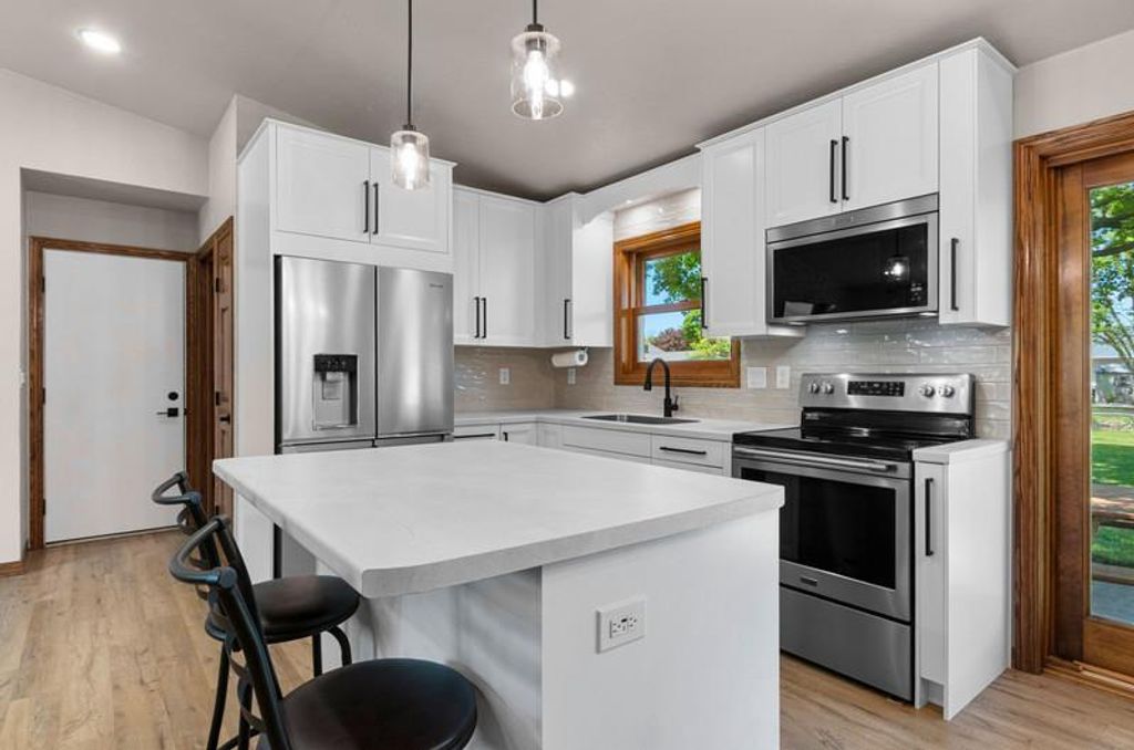 Photo of 1127 Taylor STREET, Green Bay, WI 54303 (MLS # 50326260)
