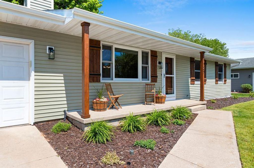 Photo of 1127 Taylor STREET, Green Bay, WI 54303 (MLS # 50326260)