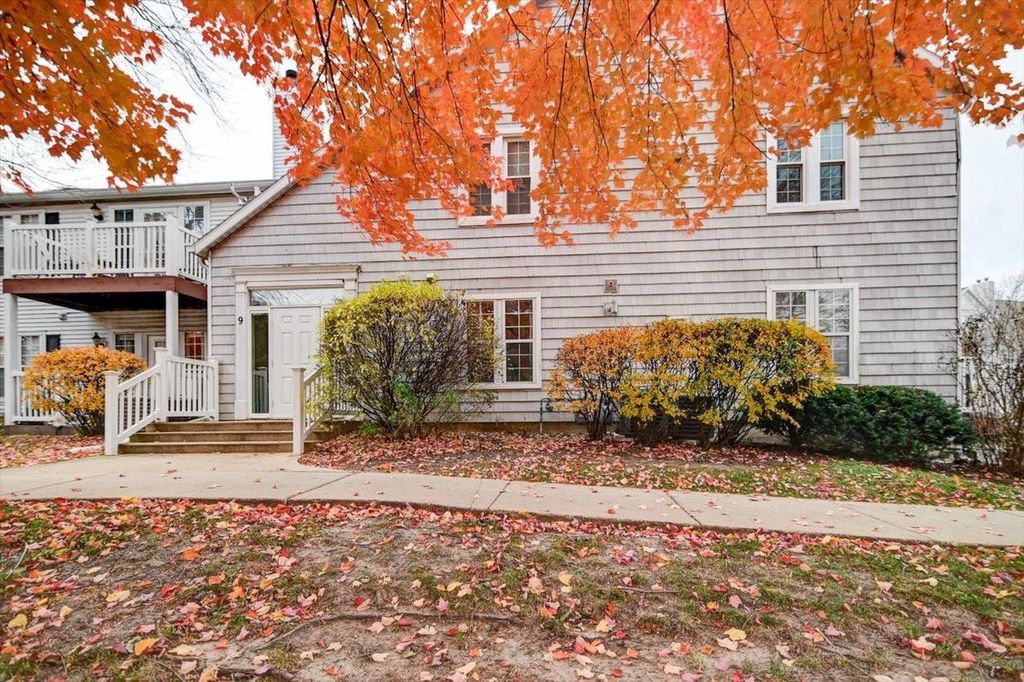 Photo of 9 Captains COURT #3, Madison, WI 53719 (MLS # 2012128)