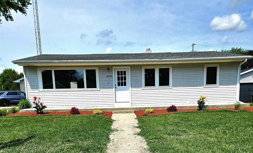 Photo of 2110 W Memorial DRIVE, Janesville, WI 53548 (MLS # 2028119)