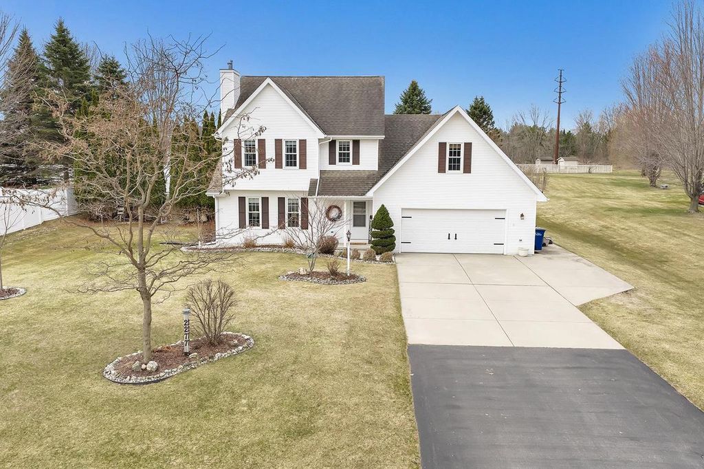 Photo of 2277 Redpepper TRAIL, Suamico, WI 54313 (MLS # 50323618)