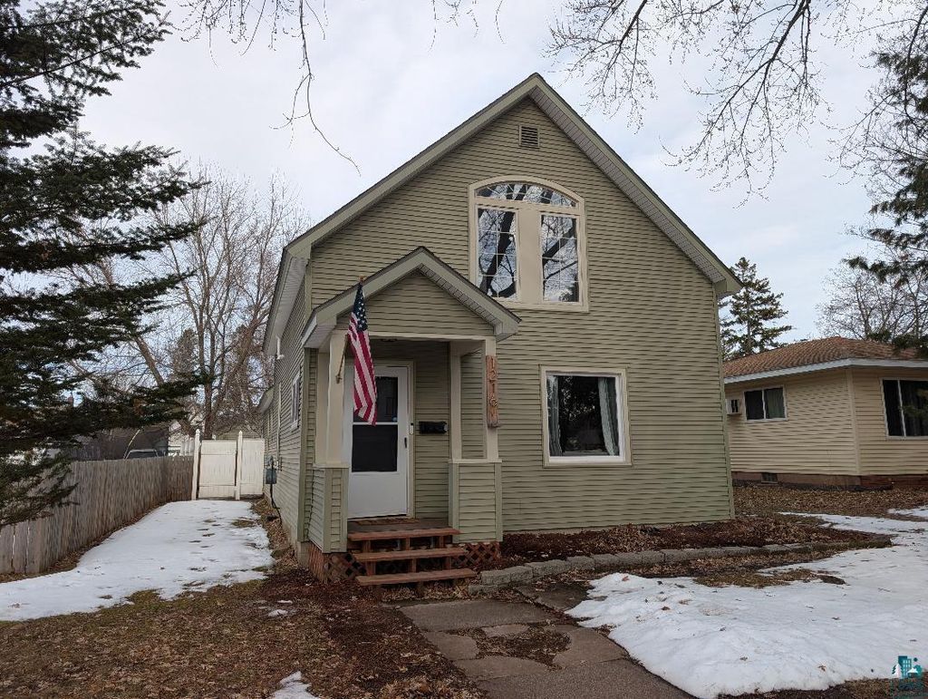 Photo of 1216 MacArthur AVENUE, Ashland, WI 54806 (MLS # 6124219)
