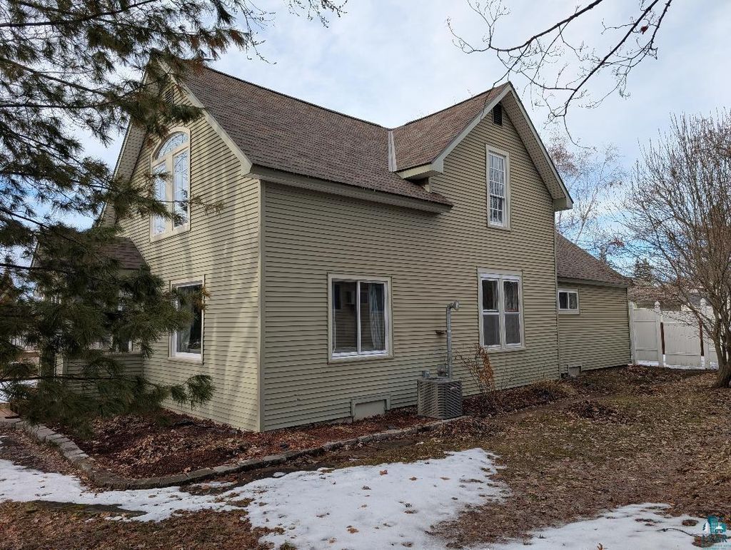 Photo of 1216 MacArthur AVENUE, Ashland, WI 54806 (MLS # 6124219)