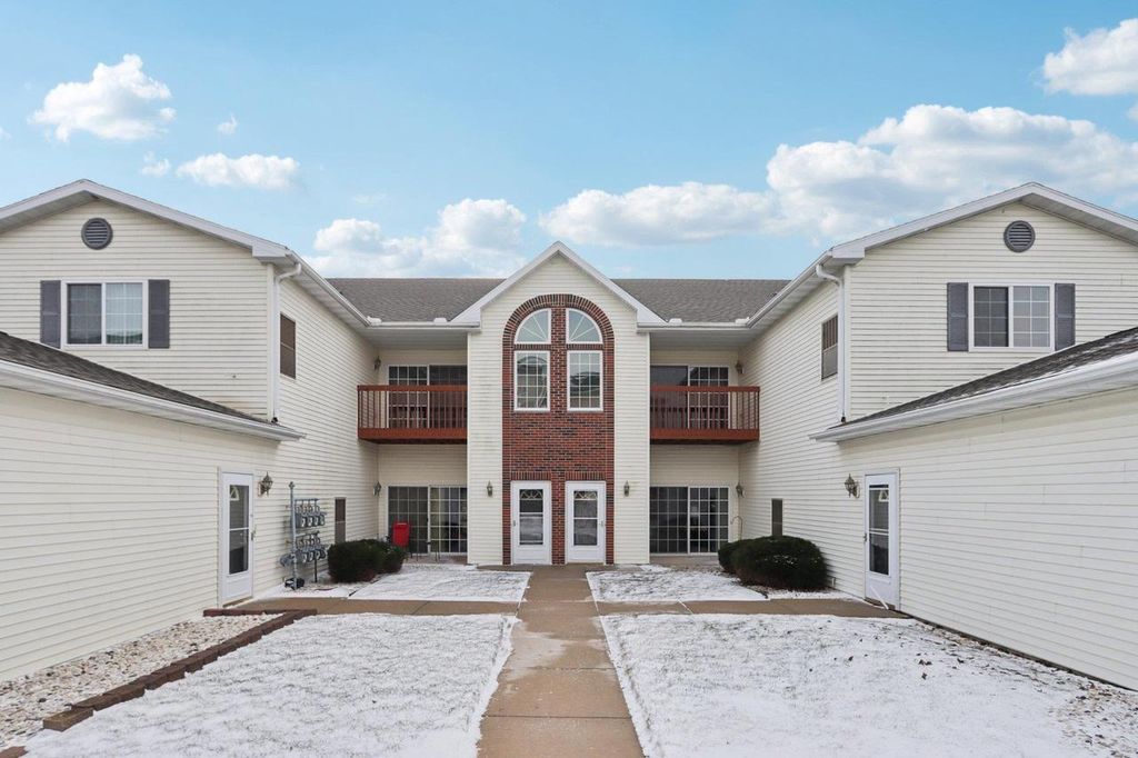 Photo of 1608 Commonwealth DRIVE, Fort Atkinson, WI 53538 (MLS # 2015347)