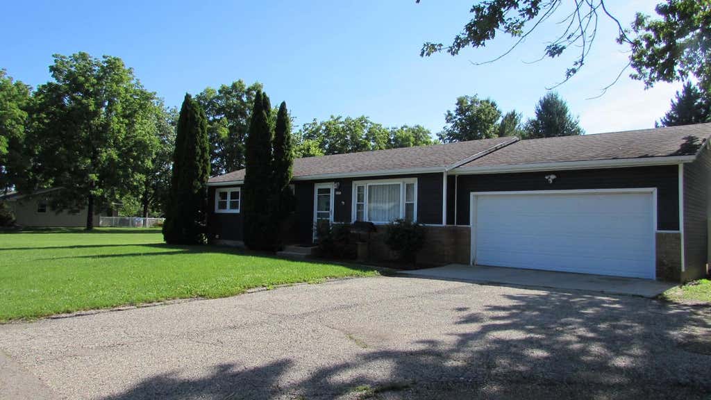 Photo of 2387 S Park AVENUE, Beloit, WI 53511 (MLS # 2026418)