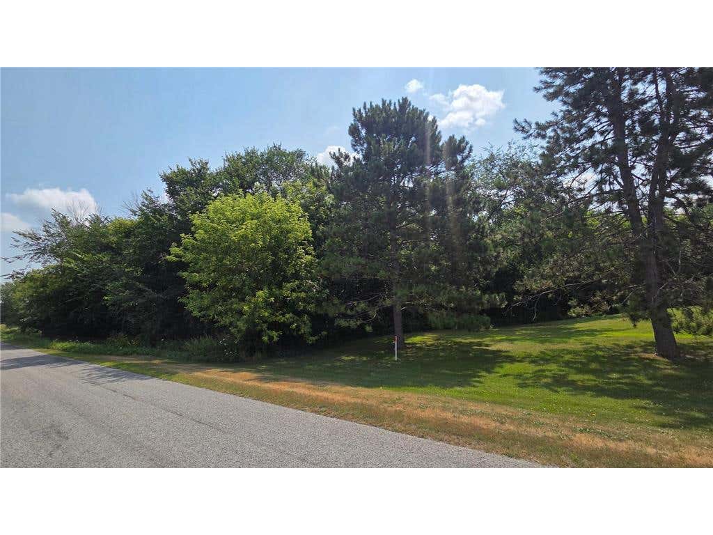 Photo of XXX Yellowstone Trai Yellowstone, Hudson, WI 54016 (MLS # 7118164)
