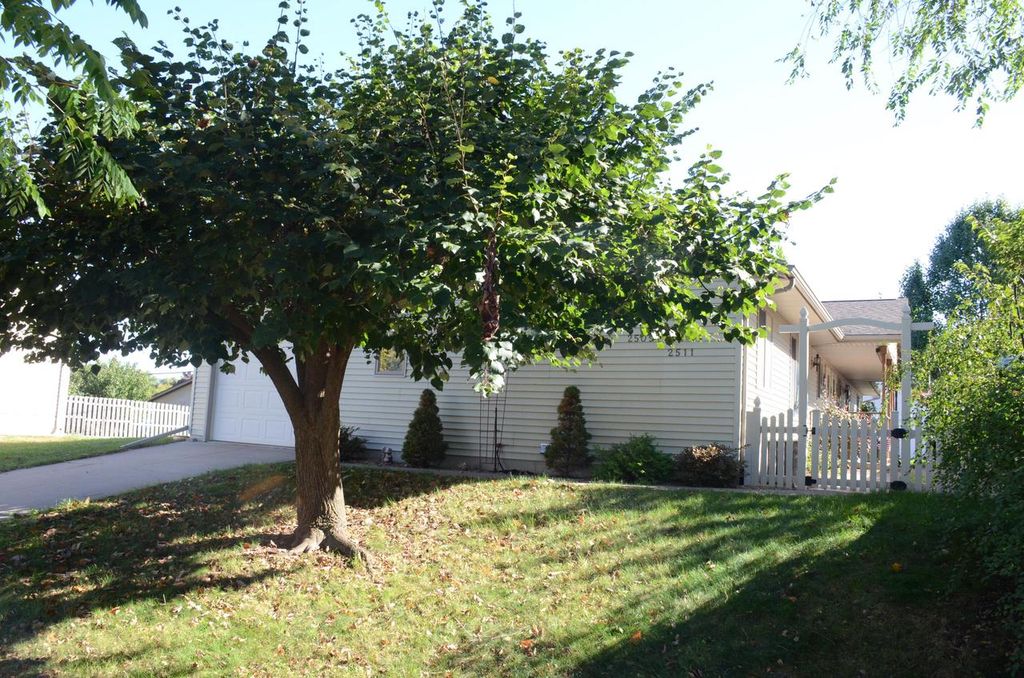 Photo of 2509 14th STREET SOUTH STREET S #2511, La Crosse, WI 54601 (MLS # 1938304)