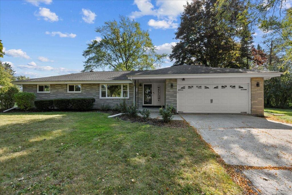 Photo of 6549 W Donges LANE, Brown Deer, WI 53223 (MLS # 1938022)