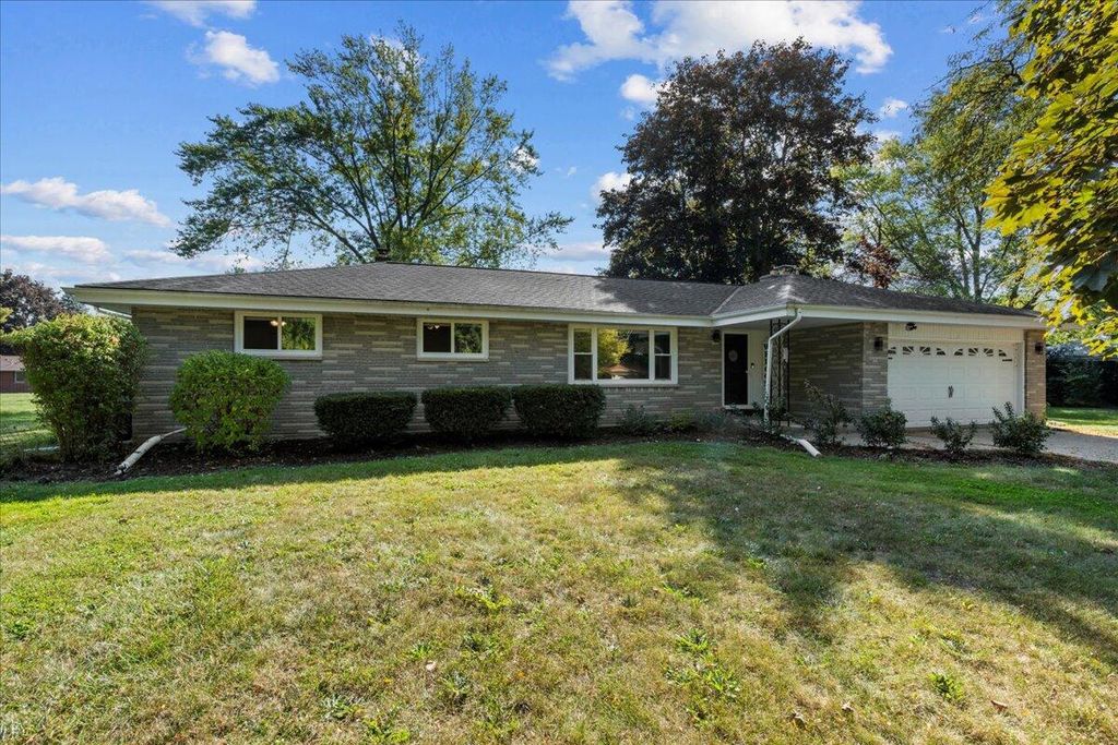Photo of 6549 W Donges LANE, Brown Deer, WI 53223 (MLS # 1938022)