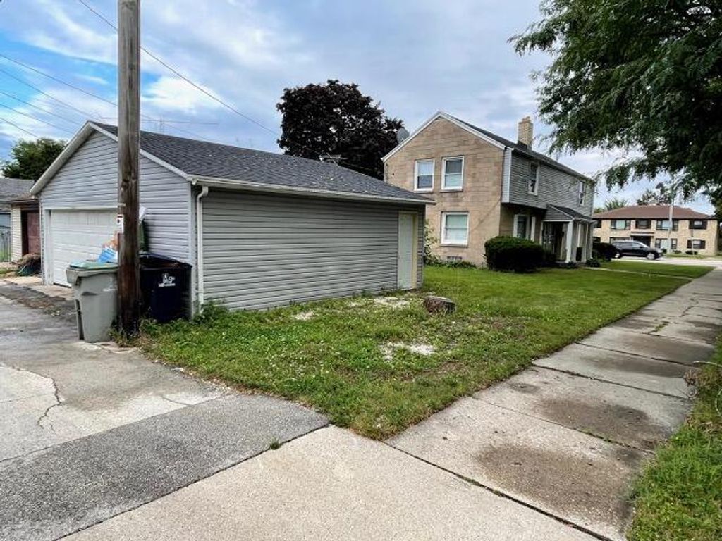 Photo of 4006 N 41st STREET #4008, Milwaukee, WI 53216 (MLS # 1934088)