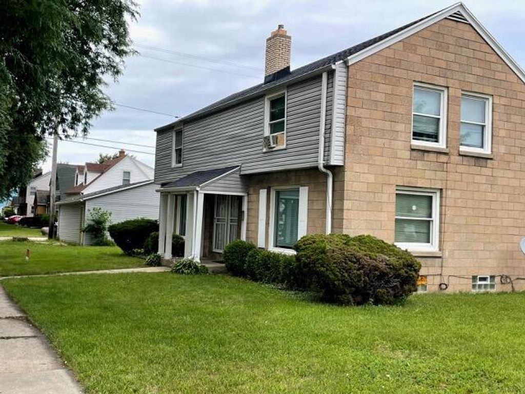 Photo of 4006 N 41st STREET #4008, Milwaukee, WI 53216 (MLS # 1934088)