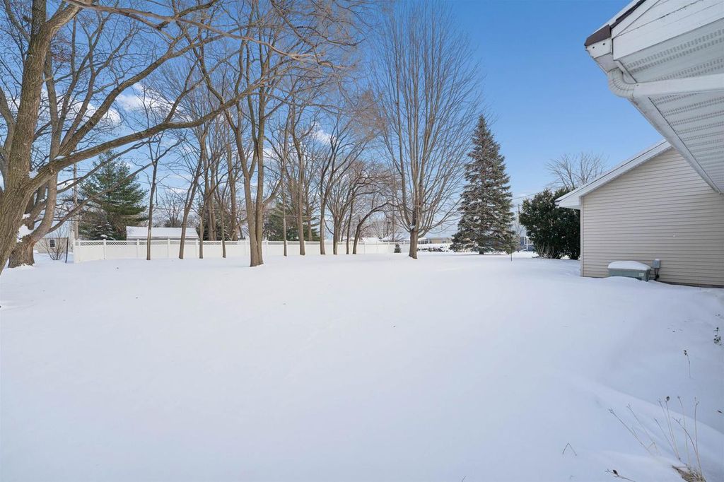 Photo of 2918 N Appleton STREET, Appleton, WI 54911 (MLS # 50319482)