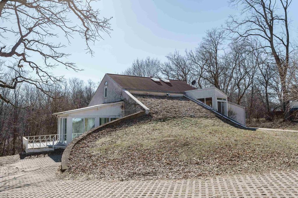 Photo of 1301 Gartland AVENUE, Janesville, WI 53548 (MLS # 2017288)