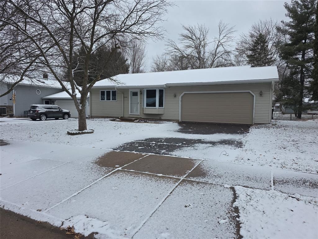 Photo of 2608 Jeanne LANE, Eau Claire, WI 54703 (MLS # 1599183)