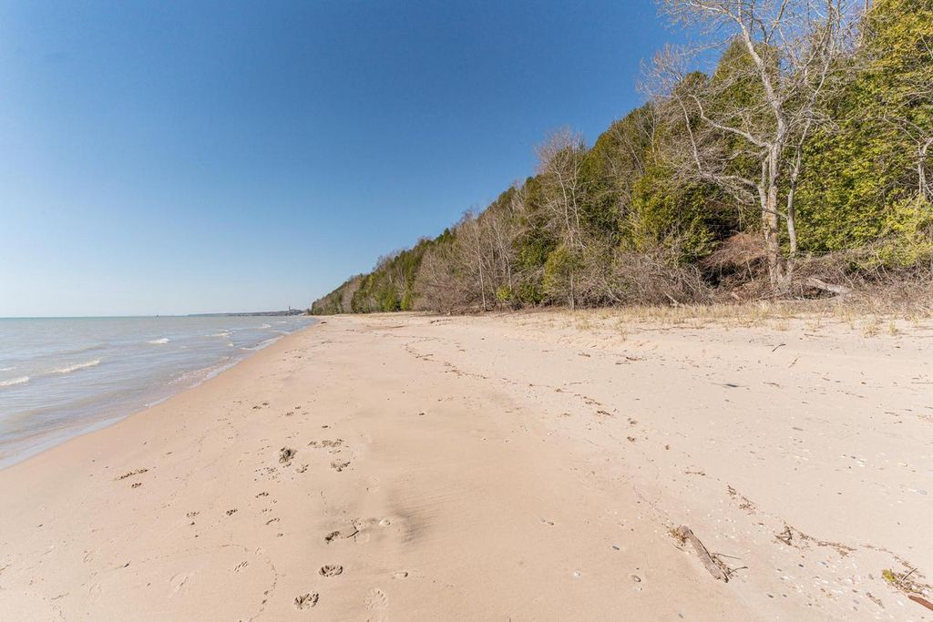 Photo of 3582 E Norport DRIVE, Port Washington, WI 53074 (MLS # 1959911)