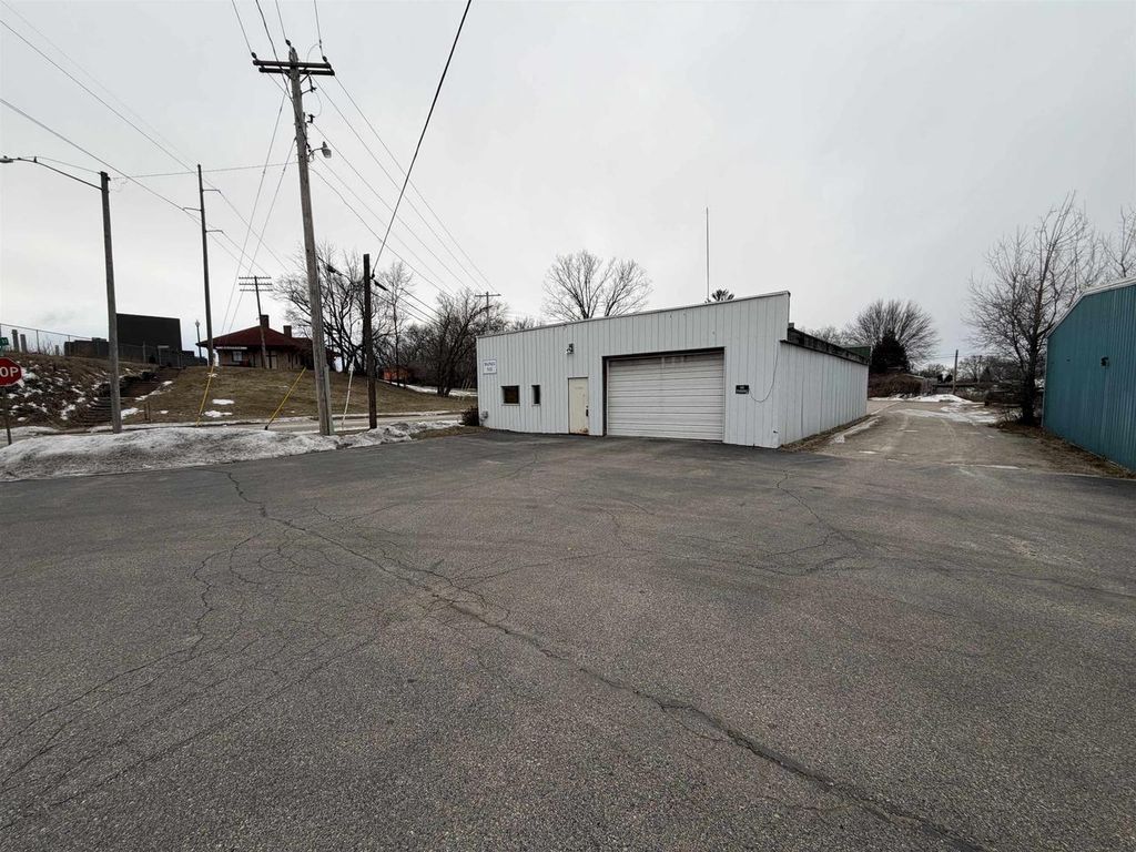 Photo of 705 Redfield STREET, Waupaca, WI 54981 (MLS # 50320125)