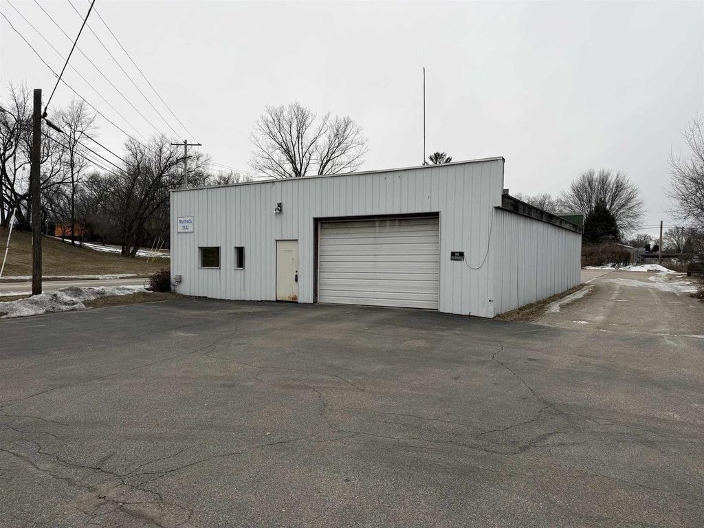 Photo of 705 Redfield STREET, Waupaca, WI 54981 (MLS # 50320125)