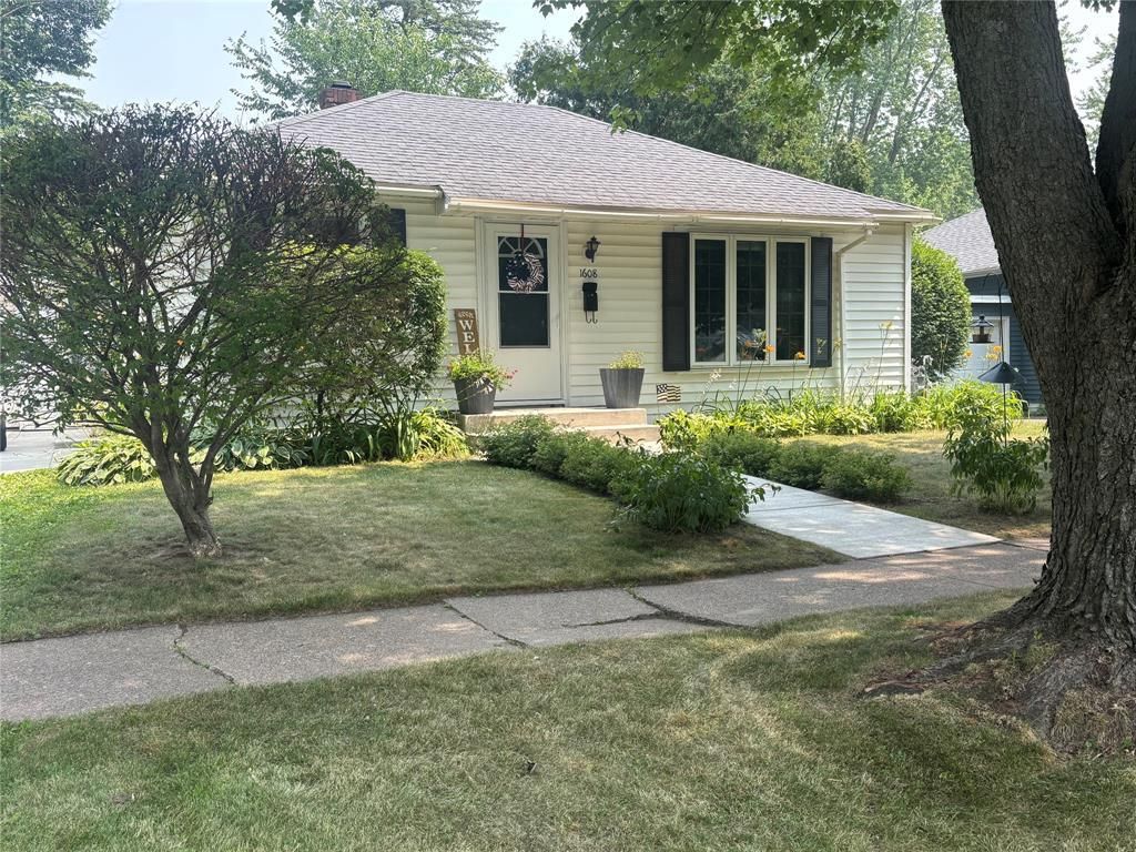 Photo of 1608 Douglas STREET, Menomonie, WI 54751 (MLS # 1603337)