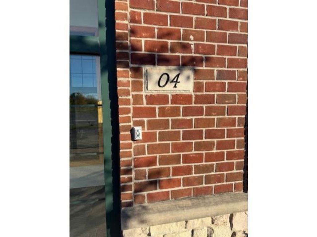 Photo of 1700 Sand Acres DRIVE #SUITE 4, De Pere, WI 54115 (MLS # 50317353)