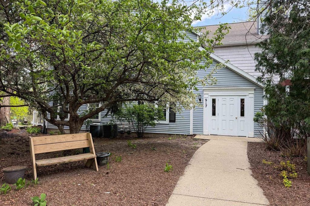 Photo of 917 Harbor House DRIVE #7, Madison, WI 53719 (MLS # 2021698)