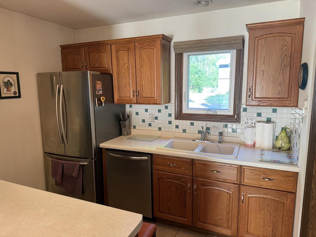 Photo of 1755 Maricopa DRIVE #B, Oshkosh, WI 54904 (MLS # 50327525)