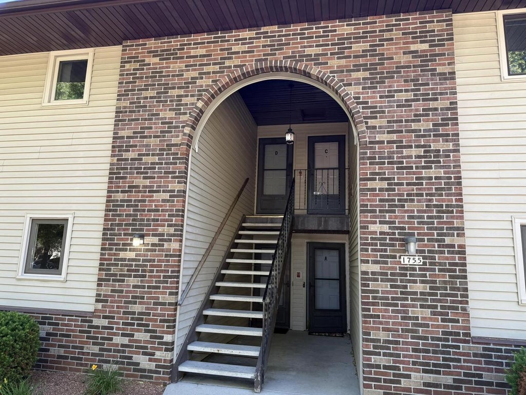 Photo of 1755 Maricopa DRIVE #B, Oshkosh, WI 54904 (MLS # 50327525)