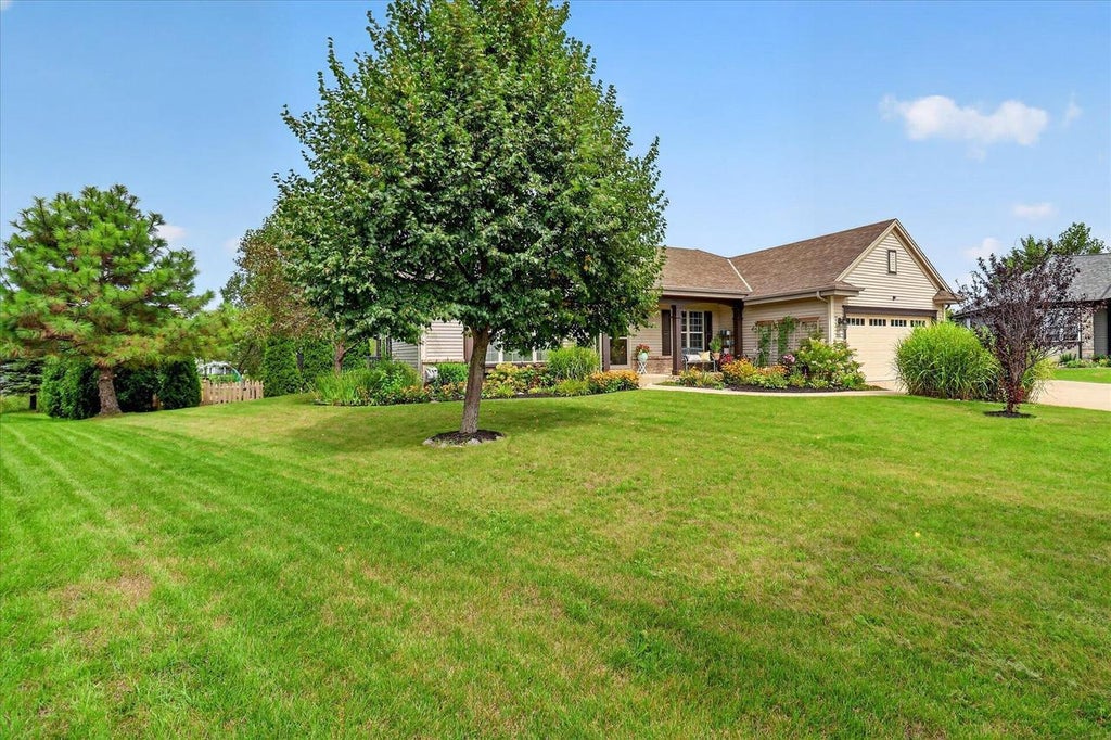 Photo of 906 Patricia COURT, Elkhorn, WI 53121 (MLS # 2030834)
