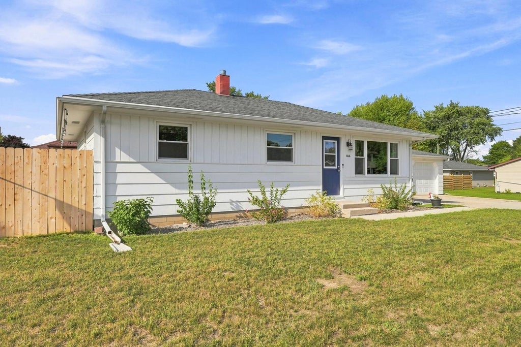 Photo of 4016 Wildwood DRIVE, Manitowoc, WI 54220 (MLS # 1976717)