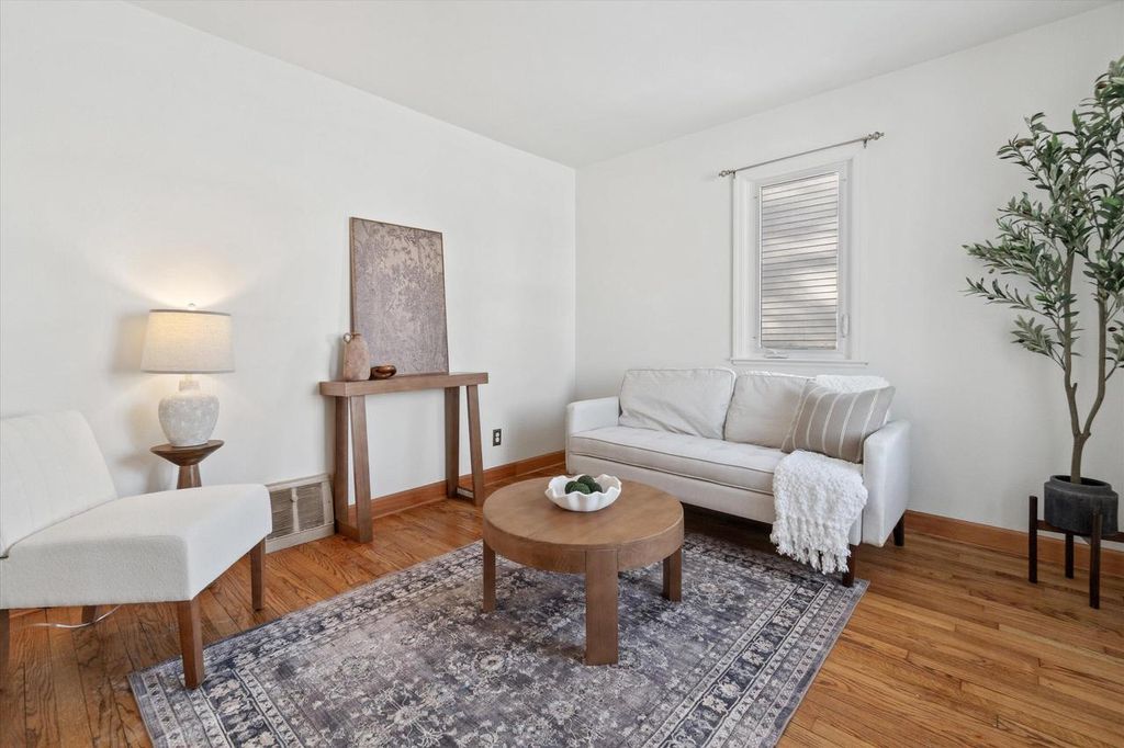 Photo of 2319 E Eden PLACE, Saint Francis, WI 53235 (MLS # 1947778)