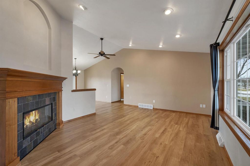 Photo of 1225 Drews DRIVE, De Pere, WI 54115 (MLS # 50320025)