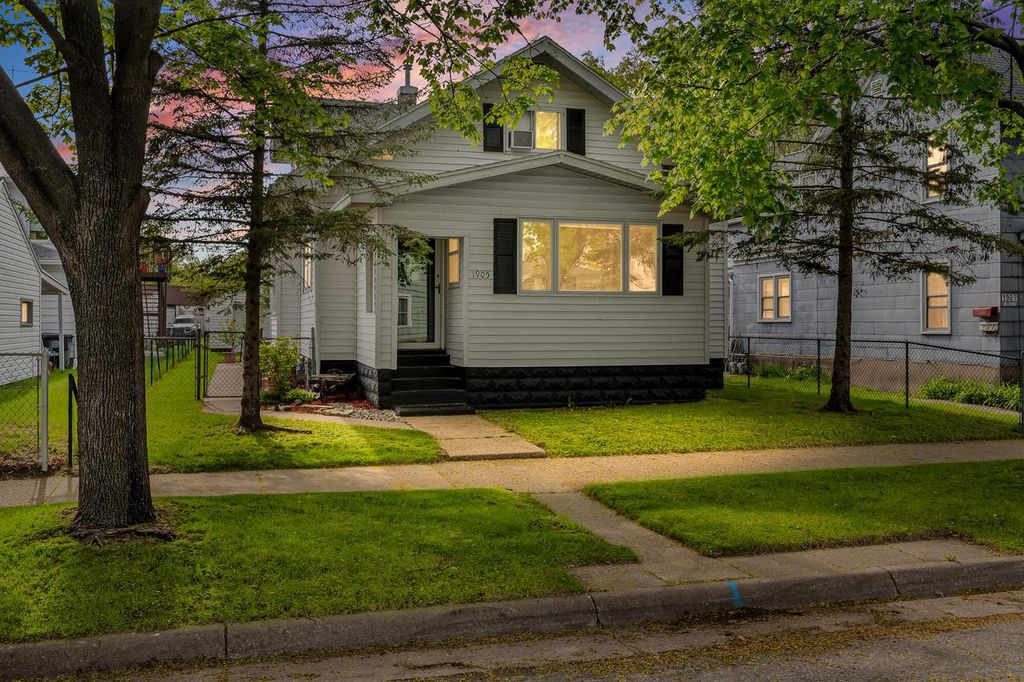 Photo of 1905 Wood STREET, La Crosse, WI 54603 (MLS # 1960355)