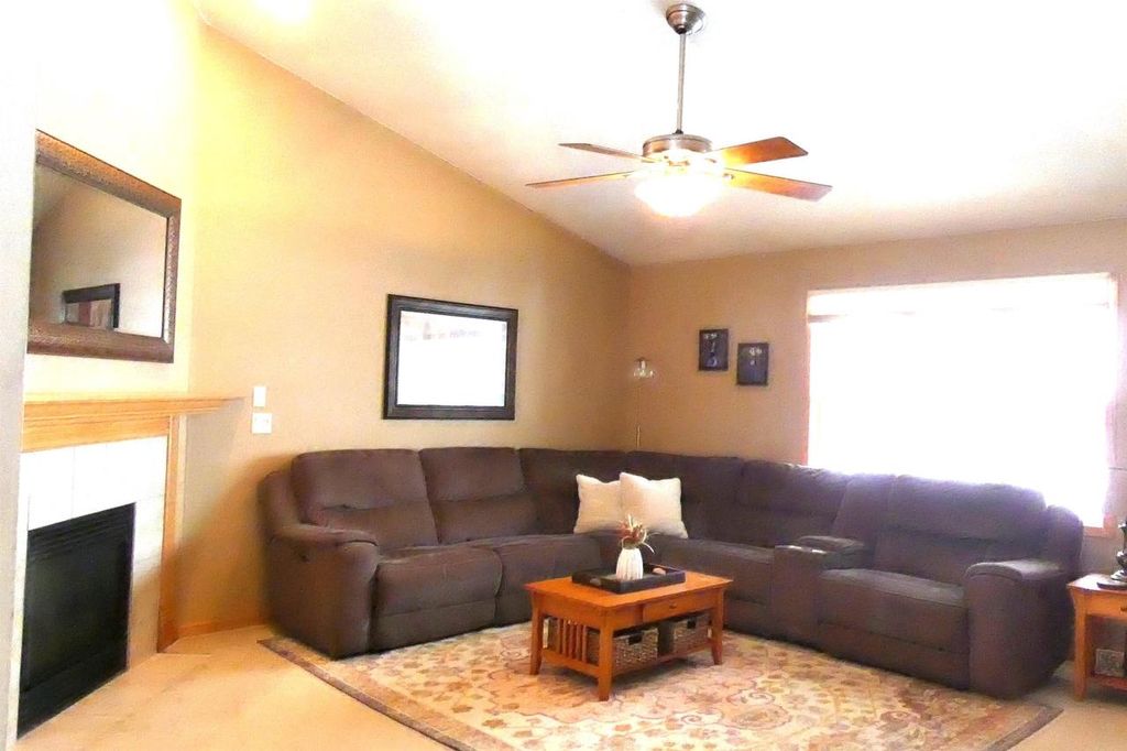 Photo of 2356 Deer Prairie DRIVE, Neenah, WI 54956 (MLS # 50318972)