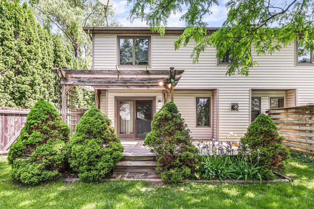 Photo of 1120/1122 Artisan DRIVE, Madison, WI 53704 (MLS # 2025075)